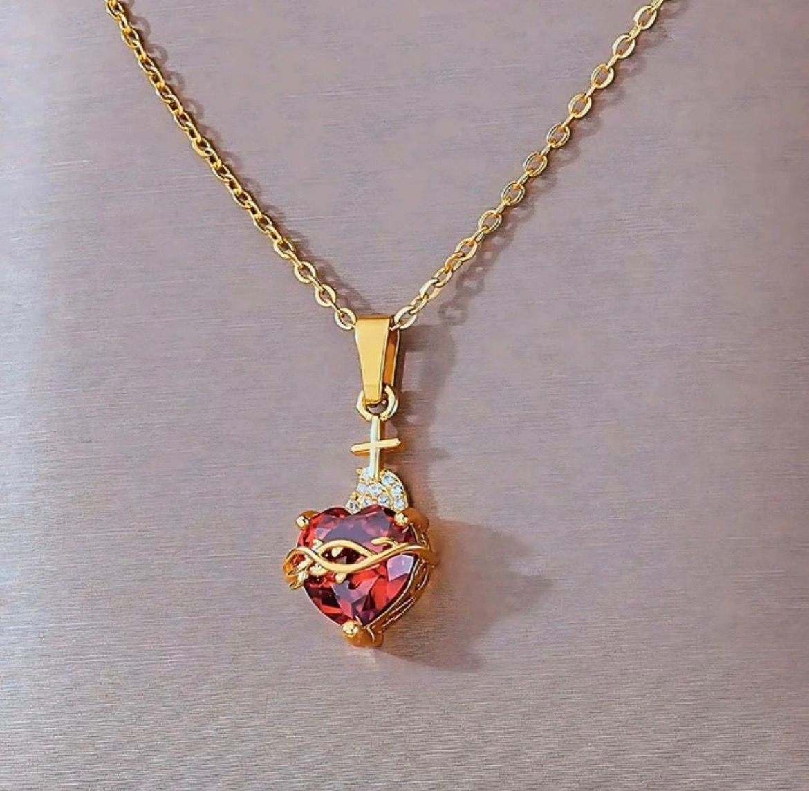 Colar Pingente Sagrado Coração de Jesus - Zircônia